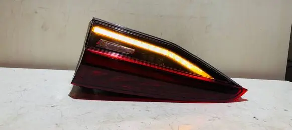 Skoda Octavia Mk4 Tailgate rear/tail lights 5E7945308A