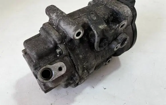 Toyota Corolla E210 E21 Air conditioning (A/C) compressor (pump) 0424001200 11C05912 ESB20C
