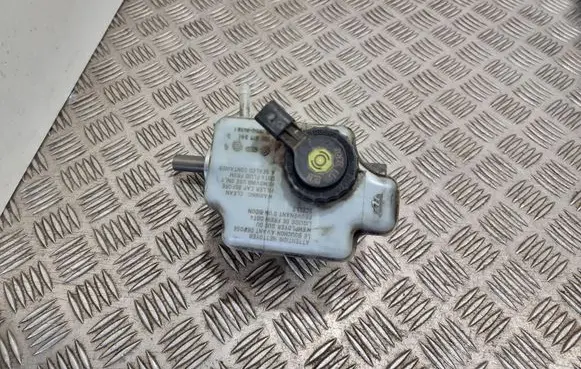 Volkswagen Caddy Master brake cylinder 1K1611301D 1K1611349C 1K0945459A