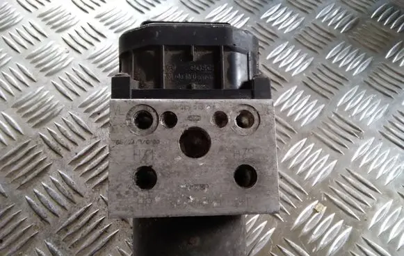 Audi A4 S4 B5 8D ABS Pump 0265216111 8E0614111 0273004132
