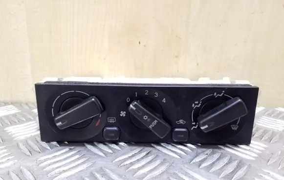 Mitsubishi Space Wagon Climate control unit MR398658