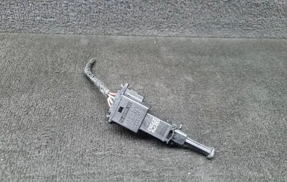 Volkswagen New Beetle Brake pedal sensor switch 1J0945511A