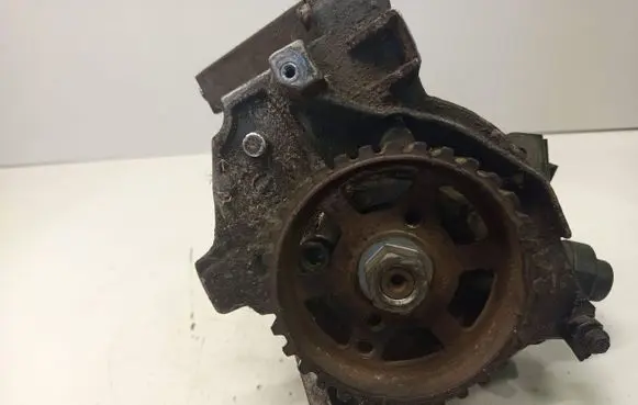 Citroen Berlingo Fuel injection high pressure pump 9683703780A 0445010102