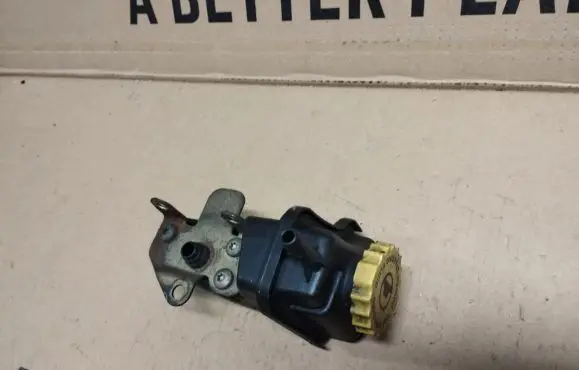 Chrysler Neon II Power steering fluid tank/reservoir