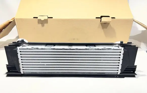BMW 1 F20 F21 Intercooler radiator 7618809