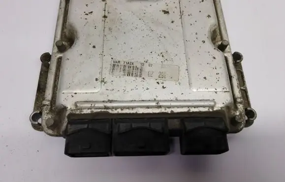 Peugeot 206 Engine control unit/module 9651256880 0281011525