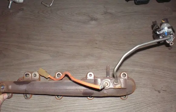 Exhaust manifold