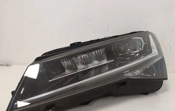 Skoda Superb B8 (3V) Headlight/headlamp 3V1941015D