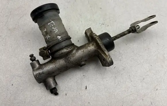 Nissan Terrano Clutch master cylinder 