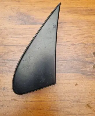 Toyota Corolla E120 E130 Fender end trim X4009949 LH290502TA02