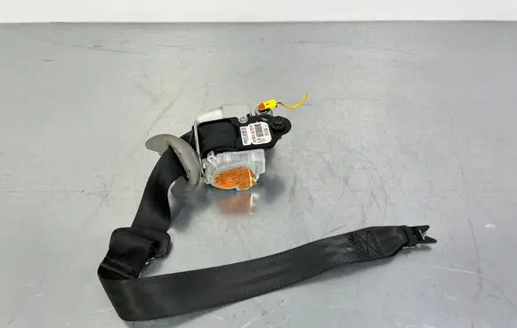 Hyundai Santa Fe Front seatbelt 888102W200
