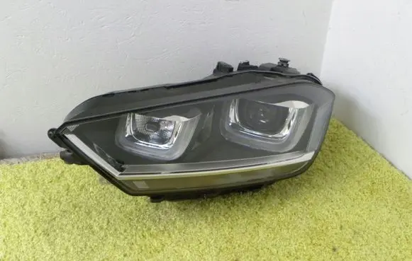 Volkswagen Golf Sportsvan Headlight/headlamp