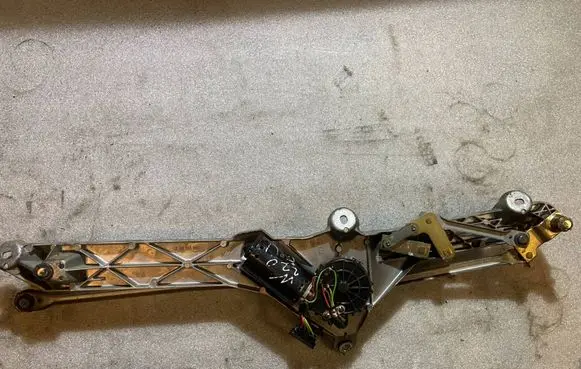 Mercedes-Benz S W220 Front wiper linkage and motor 508481158