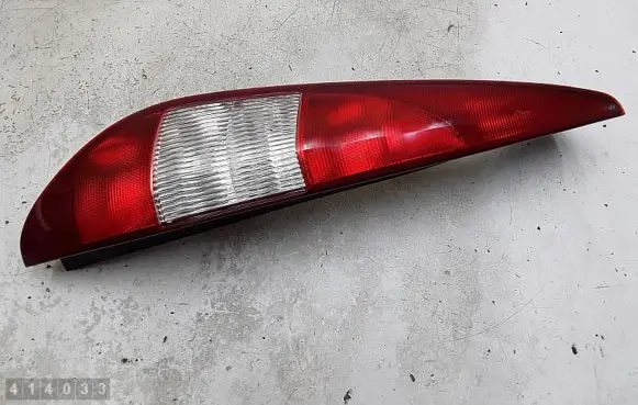 Ford Mondeo Mk III Rear/tail lights 1S7113405C