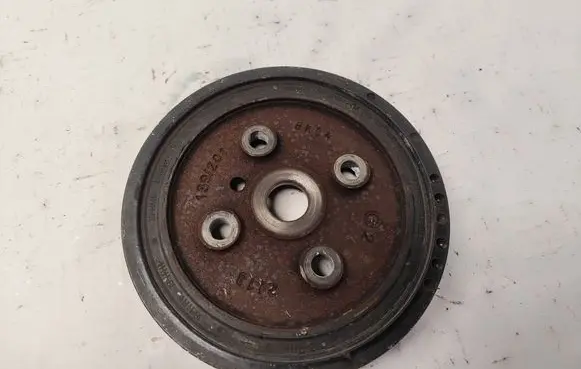 Volvo V60 Crankshaft pulley 31251643