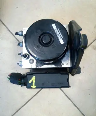 Volkswagen Jetta VI ABS Pump 1K0907379BL