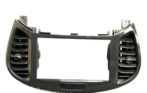 Nissan Juke I F15 Radio/GPS head unit trim 682601KE0A 682U11KE0A
