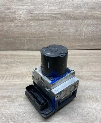 BMW 5 E60 E61 ABS Pump 6784151 6774679