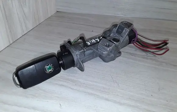 Skoda Fabia Mk2 (5J) Ignition lock 4B0905851C