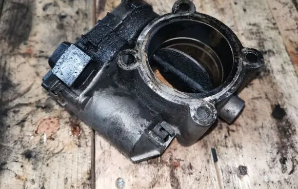 Mercedes-Benz E W212 Throttle valve A6420900270