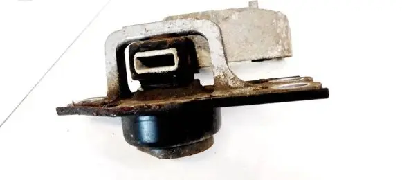 Nissan X-Trail T31 Engine mount bracket