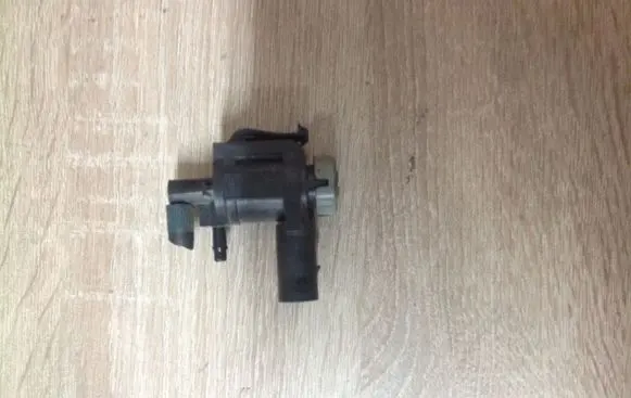 Audi A5 8T 8F Vacuum valve 1K0906283A