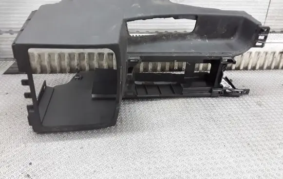 Nissan Pathfinder R51 Center console