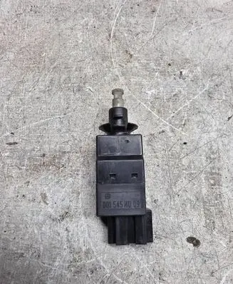 Mercedes-Benz E W211 Brake pedal sensor switch 0015454009