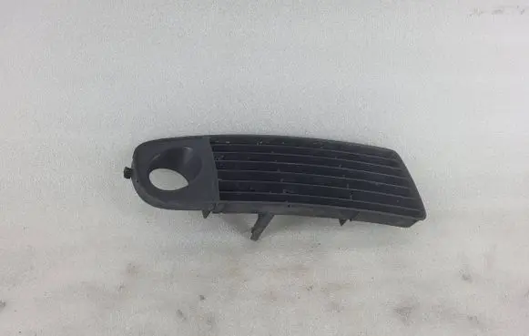 Audi A6 S6 C5 4B Front bumper lower grill 4B0807682H