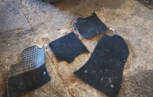 Fiat 500L Car floor mat set 7355855300 7356855300