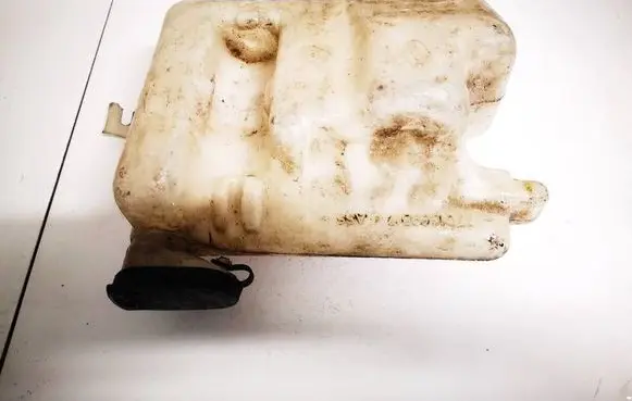 Windshield washer fluid reservoir/tank