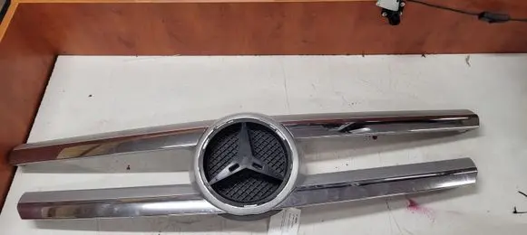 Mercedes-Benz GL X166 Front bumper upper radiator grill A0008880060 A1668800385 A1668800380