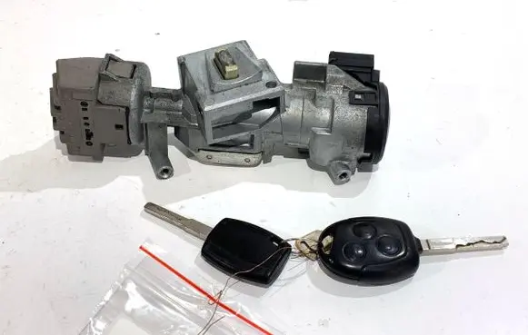 Ford Focus C-MAX Ignition lock 3M51-3F880-AC