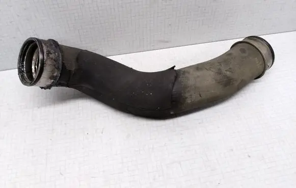 Mercedes-Benz E W211 Intercooler hose/pipe A2115280182