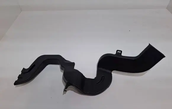 Dodge RAM Intercooler air guide/duct channel 68277060AA