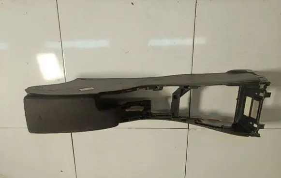 Renault Megane III Armrest 1011098000000