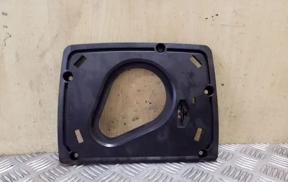 Volvo XC90 Dash center speaker frame 30766429