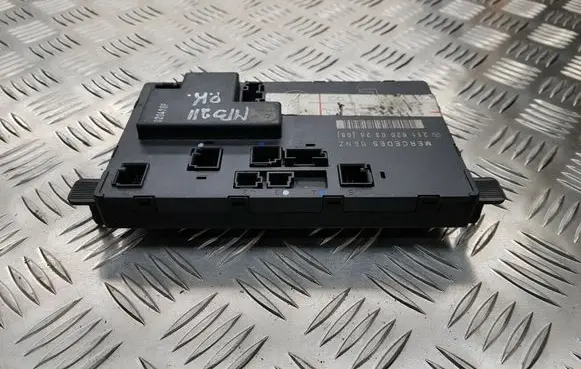 Mercedes-Benz E W211 Door control unit/module 2118200326
