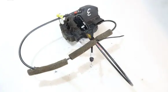 Nissan Note (E11) Front door lock