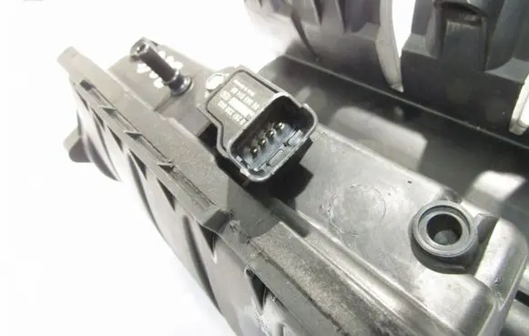 Peugeot 1007 Intake manifold 9635885080