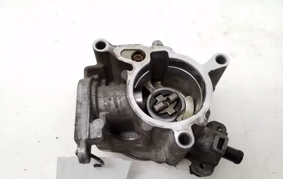 Skoda Superb B6 (3T) Vacuum pump 06J145100F