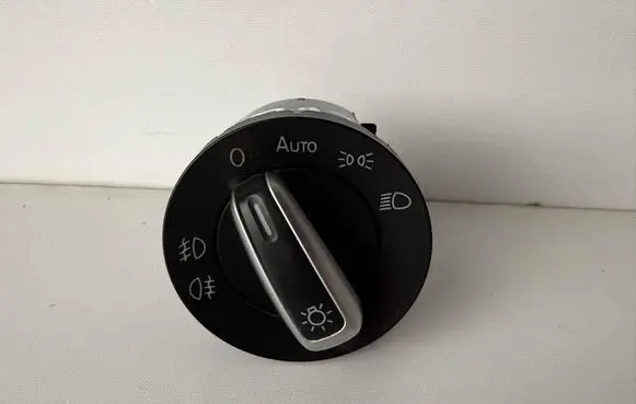 Volkswagen Golf VI Light switch