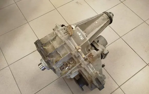 Nissan Navara D40 Gearbox transfer box case EA310