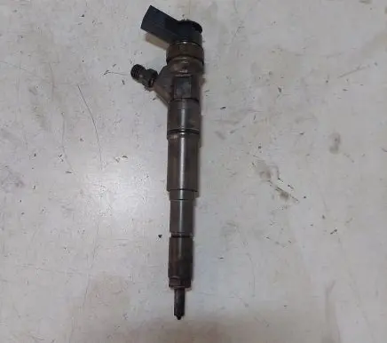 BMW 5 E60 E61 Fuel injector 7794435