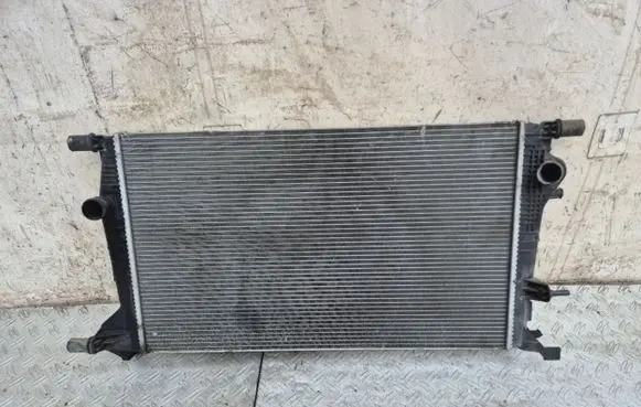 Renault Megane III Coolant radiator 214100057R M142413A