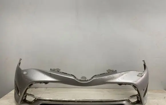 Toyota Avensis T270 Front bumper 5211905922