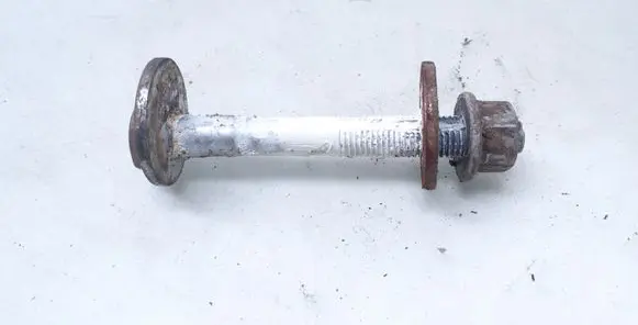 Volkswagen Touran I Rear suspension camber bolt 