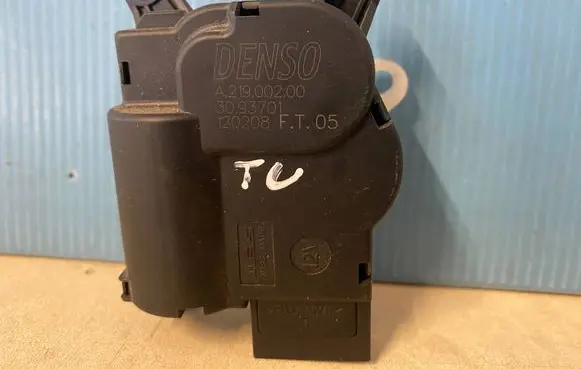 Citroen Berlingo Air flap motor/actuator 3093701