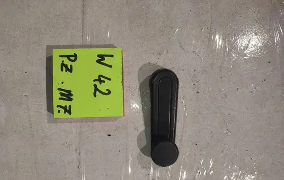 Peugeot 307 Front door window winding handle 8946546