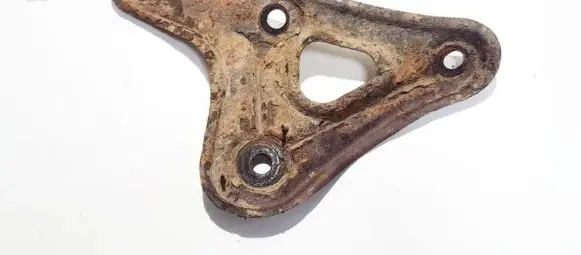 Toyota Avensis T250 Engine mounting bracket